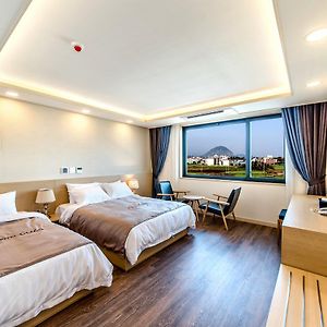Superior Twin Room Garden View